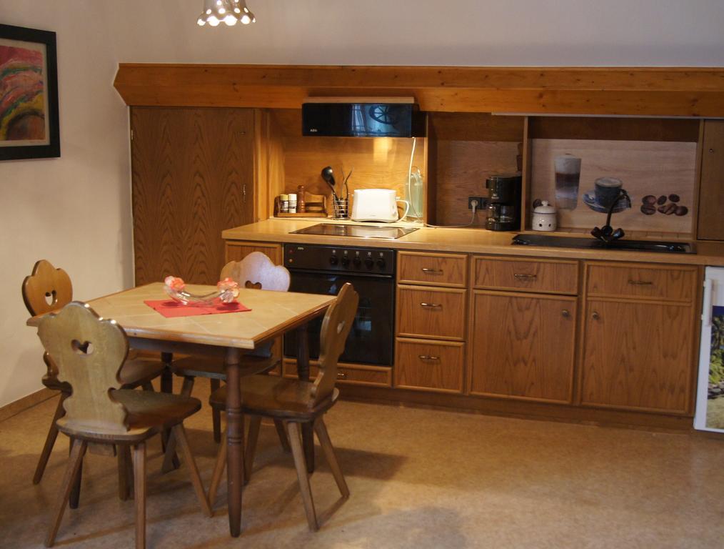 Pension Loni Theisen Kelberg Zimmer foto